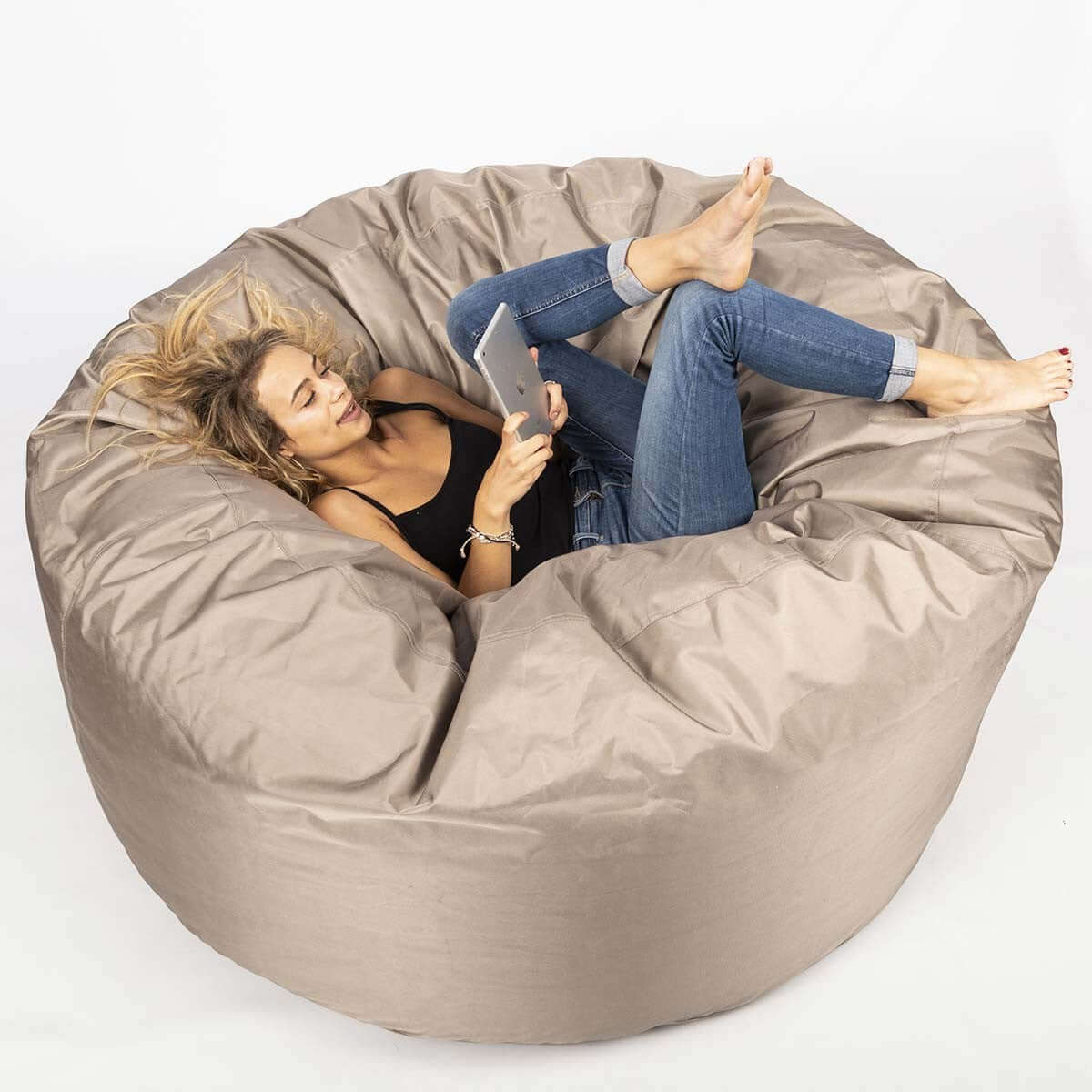 Pouf Géant Extérieur TiTAN Taupe, coussin XXL rond pour détente en terrasse, tissu outdoor taupe, confort extérieur