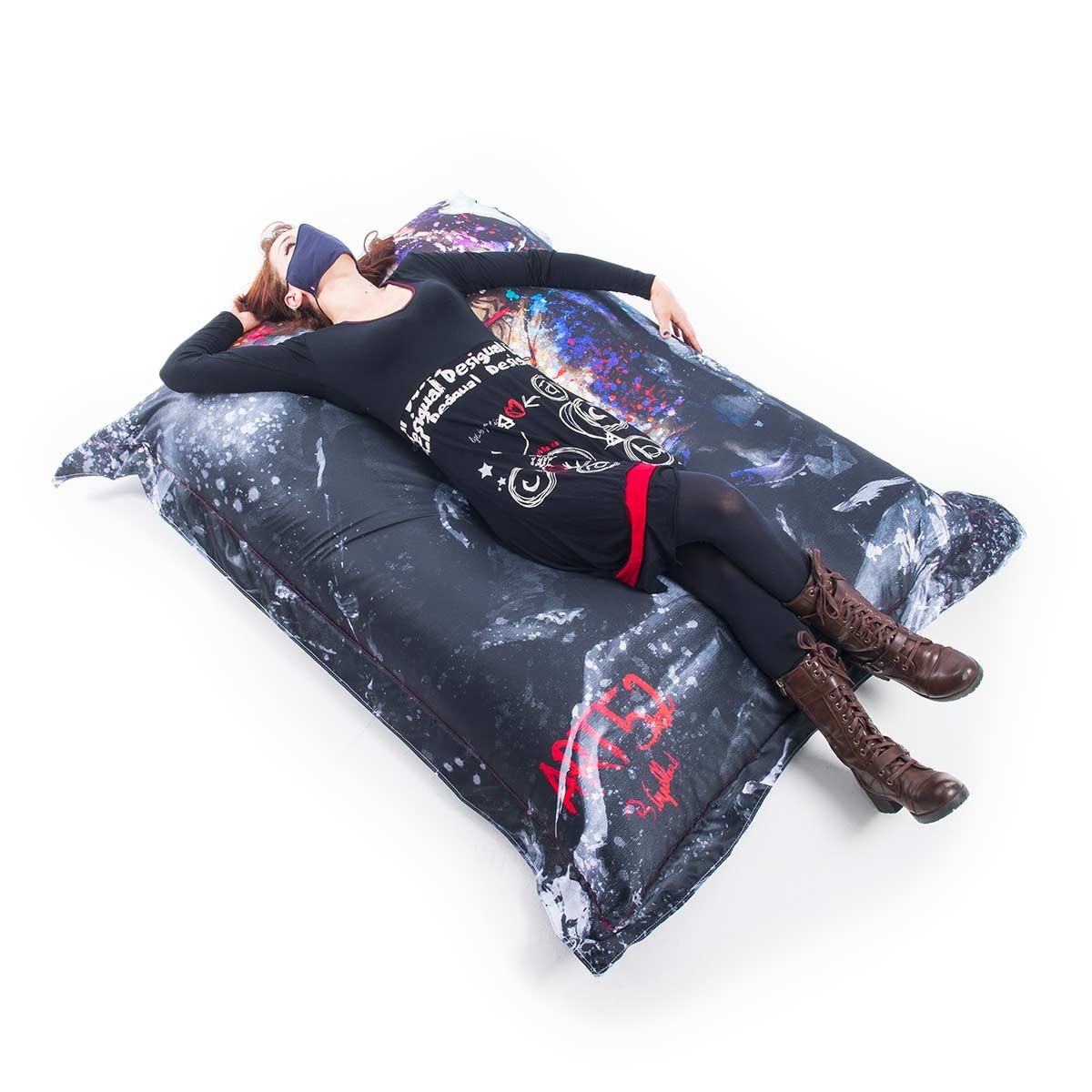 Pouf Géant ART52® - Marianne Sombre, assise design, modèle graphique noir et violet, impression haute qualité