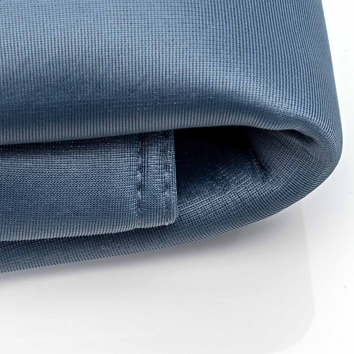 Housse pouf piscine rectangulaire vide Gris Anthracite : tissu micro-perforé et évacuation d’eau, vue gros plan