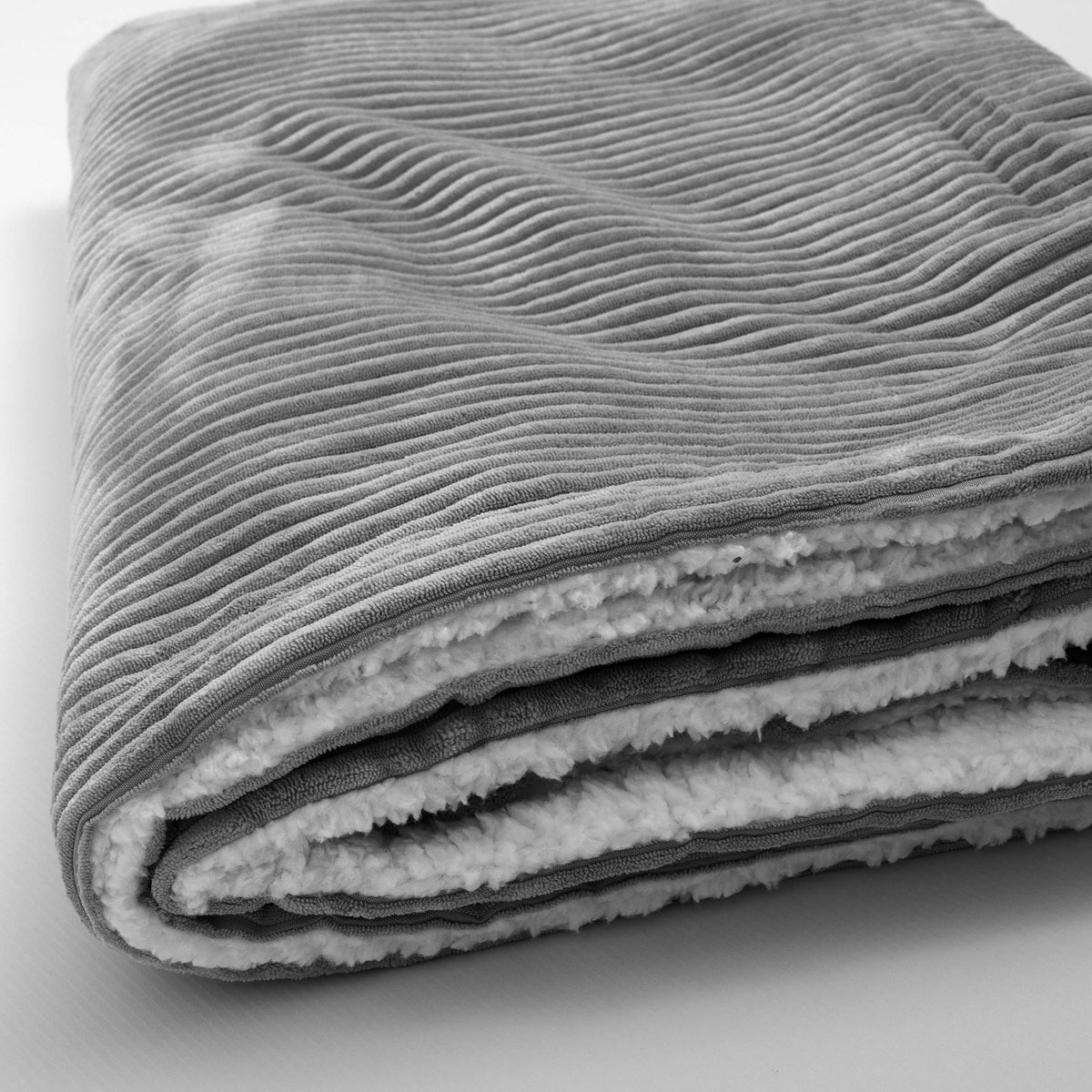Plaid Velours Côtelé Gris Double Face Sherpa – 180×140 cm, velours côtelé et sherpa moelleux gris