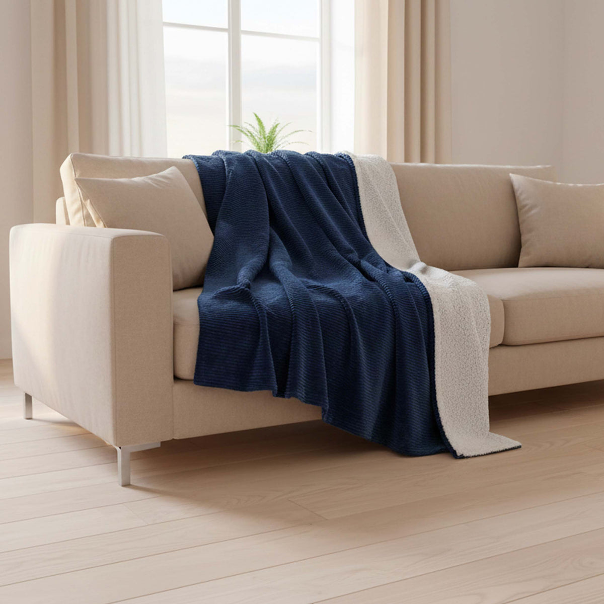 Plaid Velours Côtelé Bleu Marine Double Face Sherpa – 180×140 cm sur canapé, effet sherpa et velours côtelé bleu marine