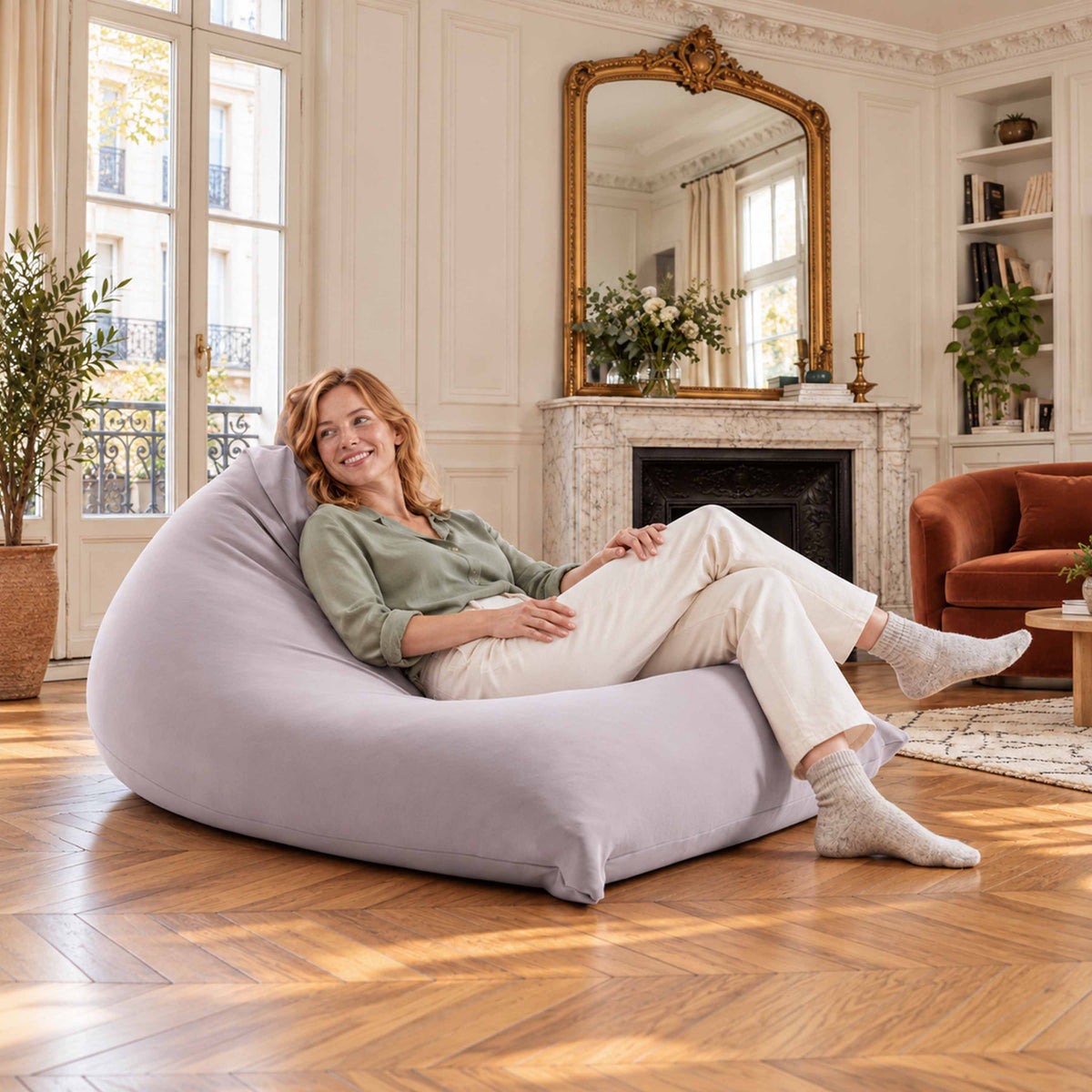 pouf géant berlingot intérieur taupe stretch, détente dans salon, pouf géant moelleux en tissu ultra souple