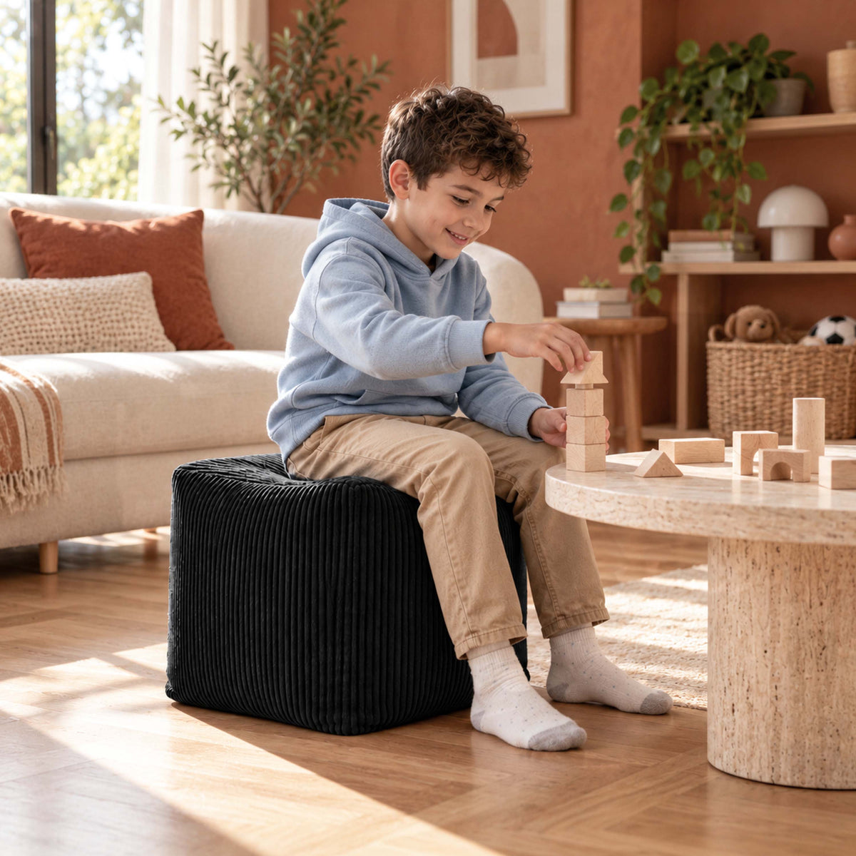 Pouf Cube Velours Côtelé Noir : assise d’appoint et repose-pieds, design cube côtelé noir pour salon et chambre