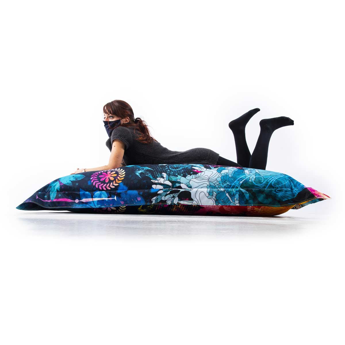 Pouf Géant ART52® - Gods And Humans, photo produit : grand pouf design multicolore, assise confortable et décorative