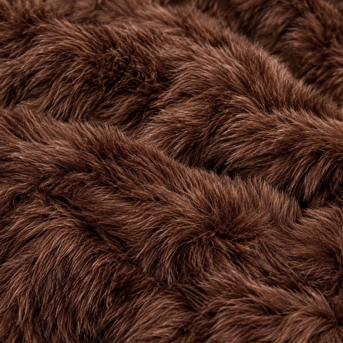 Pouf Géant Rond XXL Fourrure Marron, gros plan texture fourrure poil long marron BiG52 TiTAN