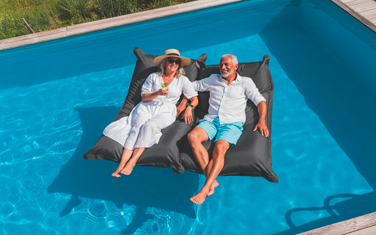 Pouf Piscine Gris Anthracite BiG52 flottant pour piscine, déhoussable XXL, avec billes de polystyrène