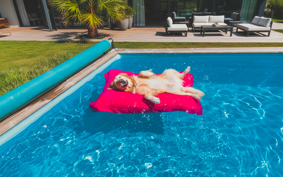 Pouf Piscine Rose BiG52 déhoussable flottant avec billes de polystyrène pour piscine, style XXL près de la baignade