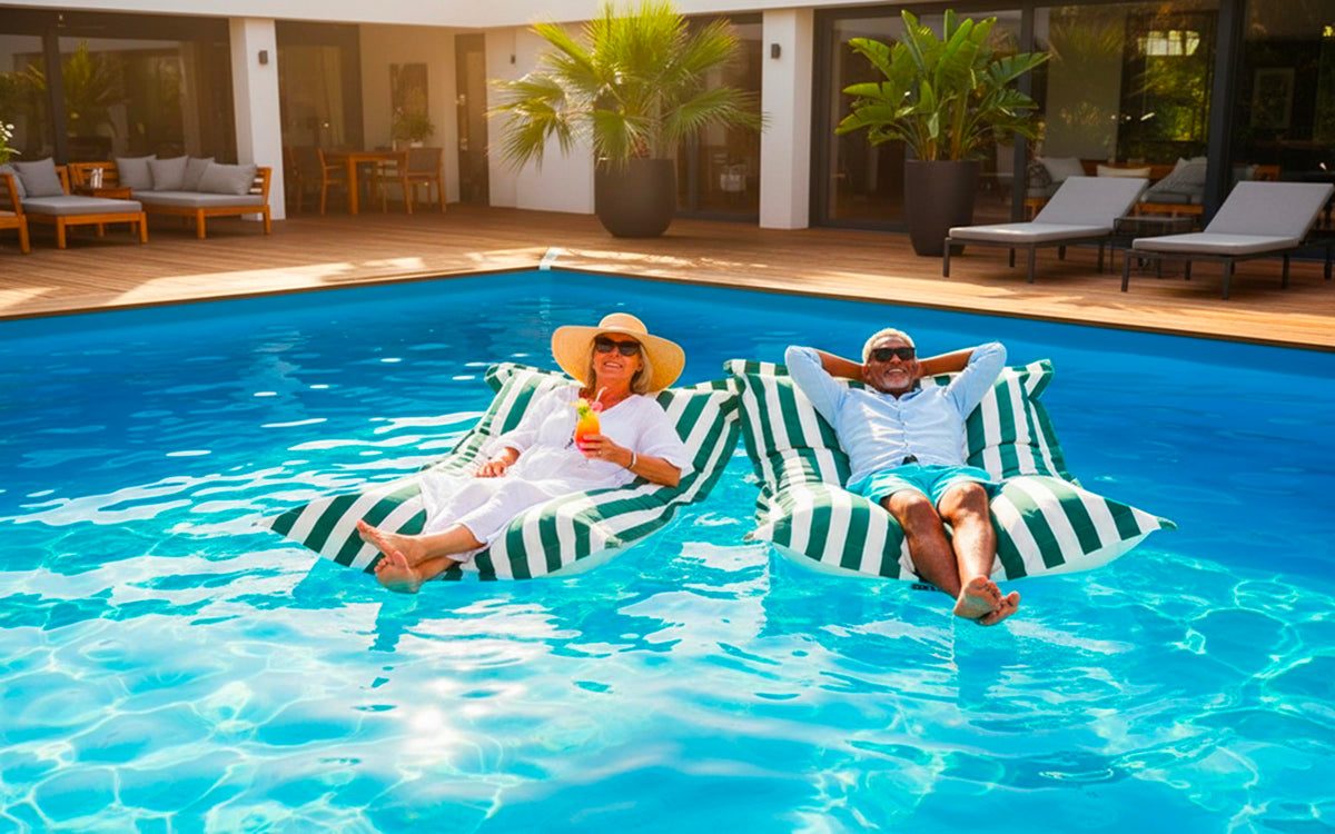 Pouf Piscine Vert Rayé Deauville : pouf géant rayé vert pour détente au bord de la piscine, design Deauville BiG52
