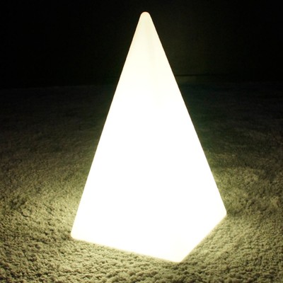 Mehrfarbige LED-Lichtpyramide - PYRAMIS - 48 cm