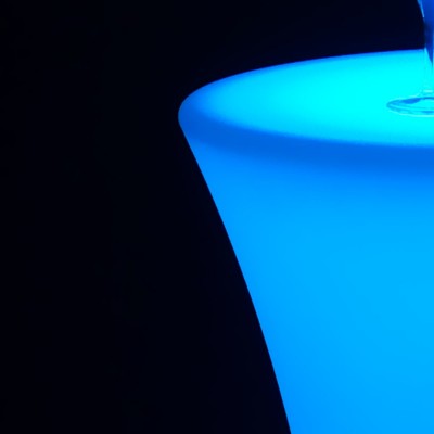 Mehrfarbiger LED beleuchteter Stehtisch - RUND