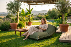 Pouf Extérieur Kaki IRON RAW XXL 170 x 130 cm, assise géante pour détente outdoor au jardin avec ambiance lumineuse