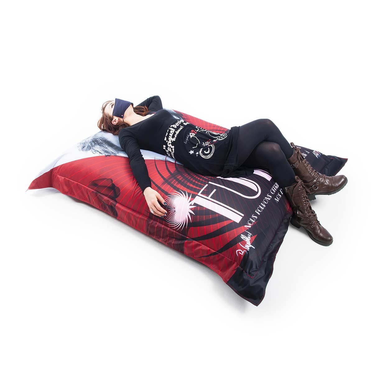 Pouf Géant ART52® - Futur : pouf design rouge et noir, impression haute qualité teintée dans la masse, signé Benjamin Cupillard