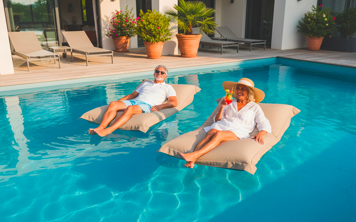 Pouf Piscine Beige Big52 flottant pour piscine XXL déhoussable avec billes de polystyrène, détente au bord de l’eau