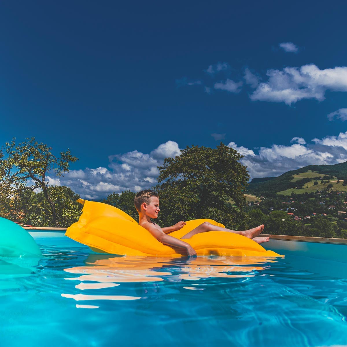 Housse  pouf piscine rectangulaire vide Jaune, tissu micro-perforé, évacuation rapide de l’eau pour espace détente