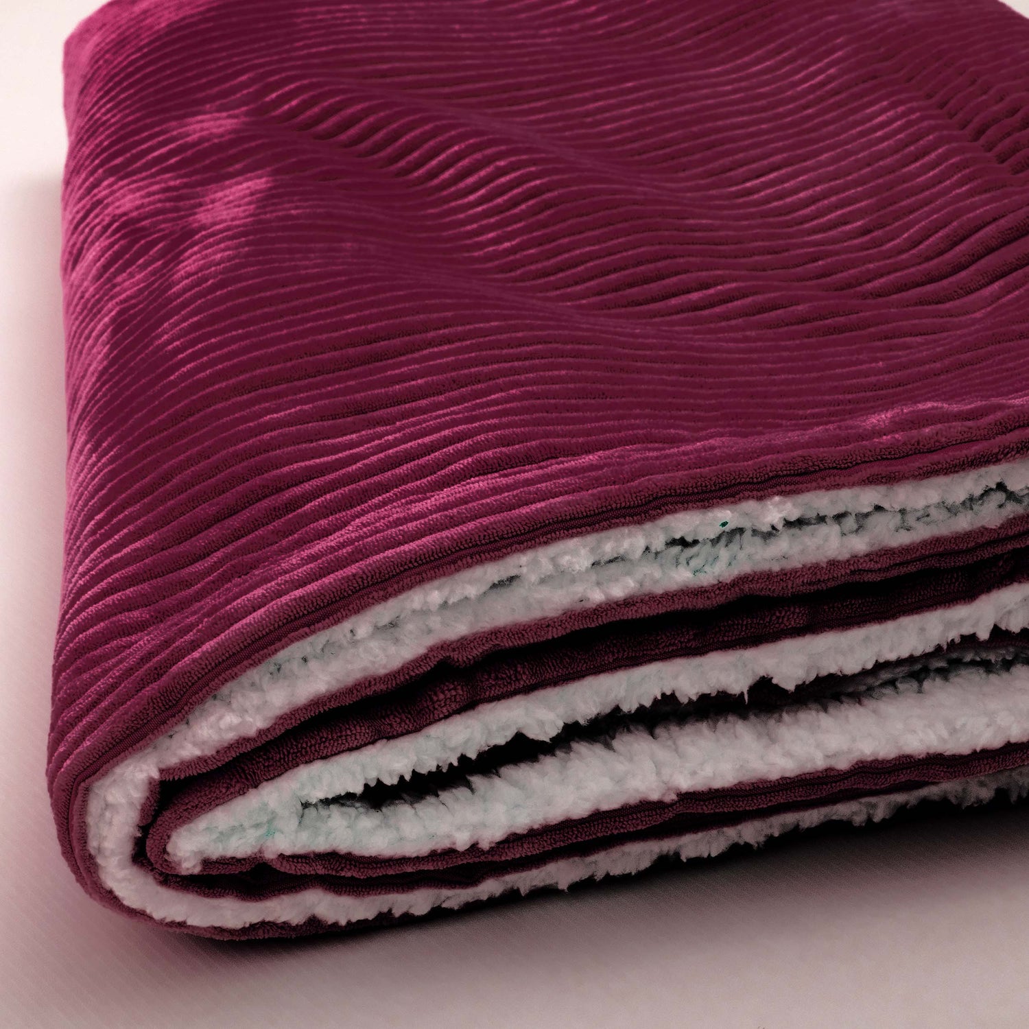 Cordvelours-Kuscheldecke Kirsche Wendedesign Sherpa – 180×140 cm