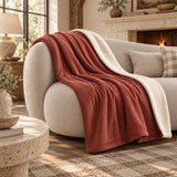 Plaid Velours Côtelé Terracotta Double Face Sherpa – 180×140 cm, plaid sur canapé, face velours côtelé terracotta et sherpa blanc