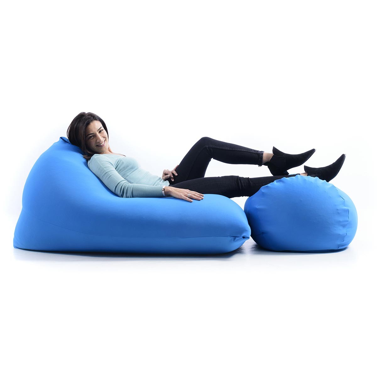 Pouf Berlingot Stretch Bleu géant intérieur, assise confortable en tissu stretch, pose détente salon chambre