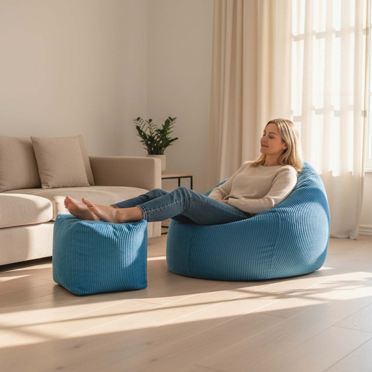 Pouf Cube Velours Côtelé Bleu Ciel, pouf carré en velours côtelé bleu clair pour assise ou repose-pieds