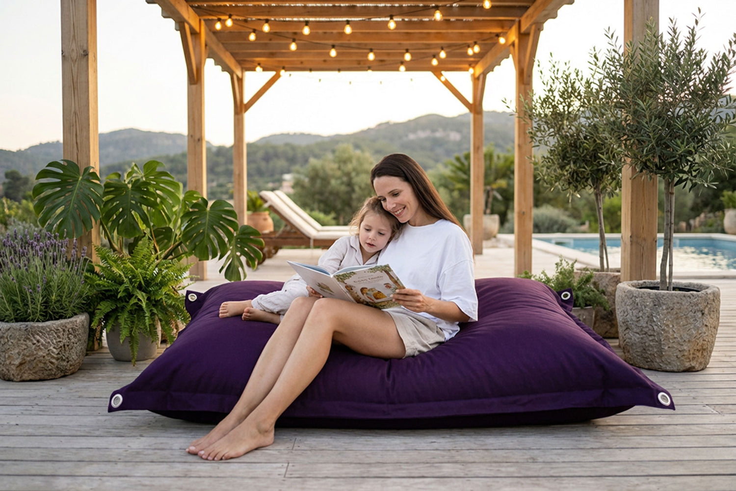 Outdoor Pouf Eggplant IRON RAW