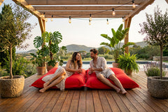 Pouf Extérieur Rouge IRON RAW, pouf géant 170 x 130 cm pour détente XXL sur terrasse en bois, extérieur design
