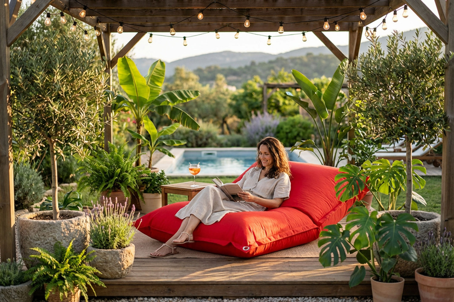 Outdoor Red Pouf IRON RAW