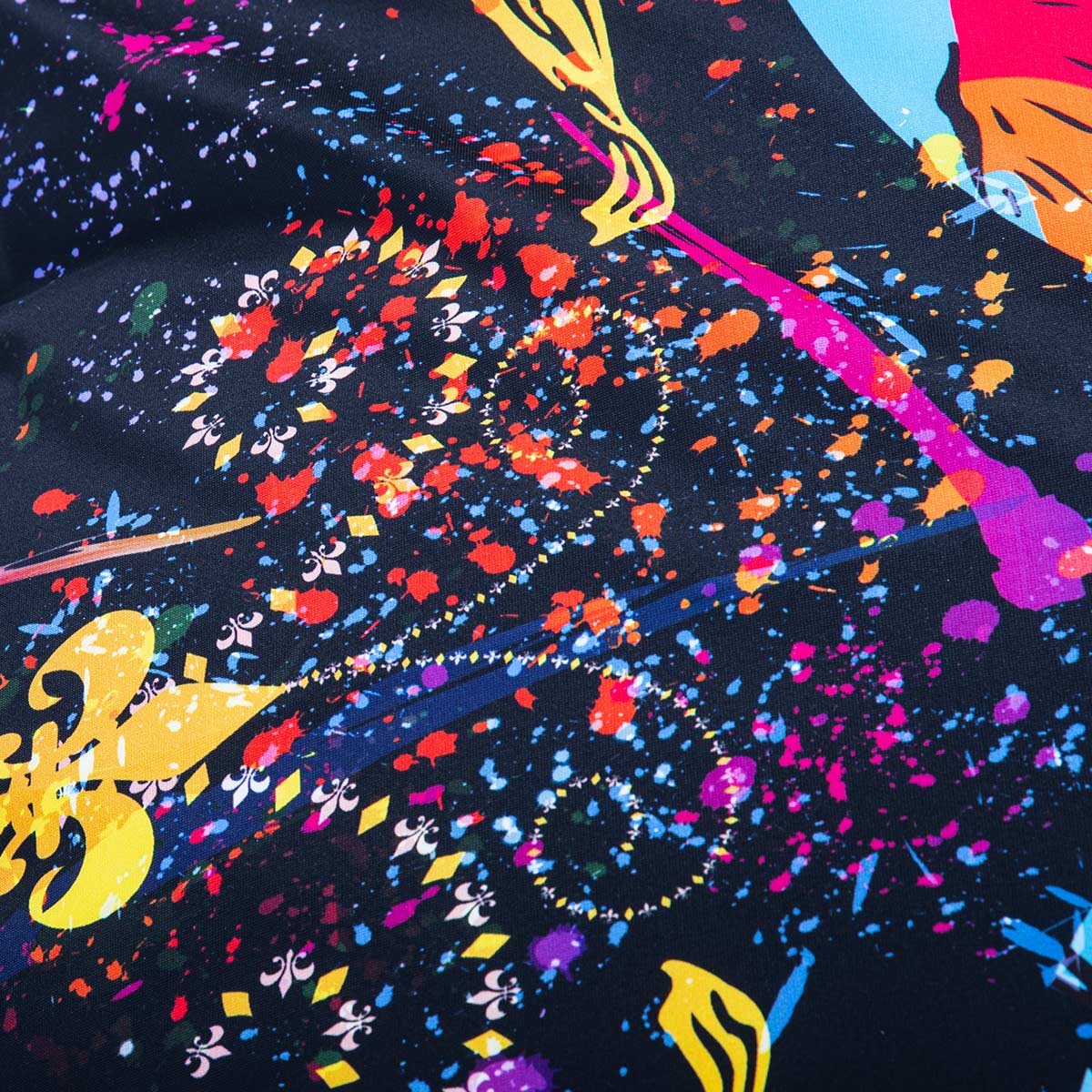 Pouf Géant ART52® - Amour, détail tissu multicolore à confettis et formes, édition limitée signée Benjamin Cupillard