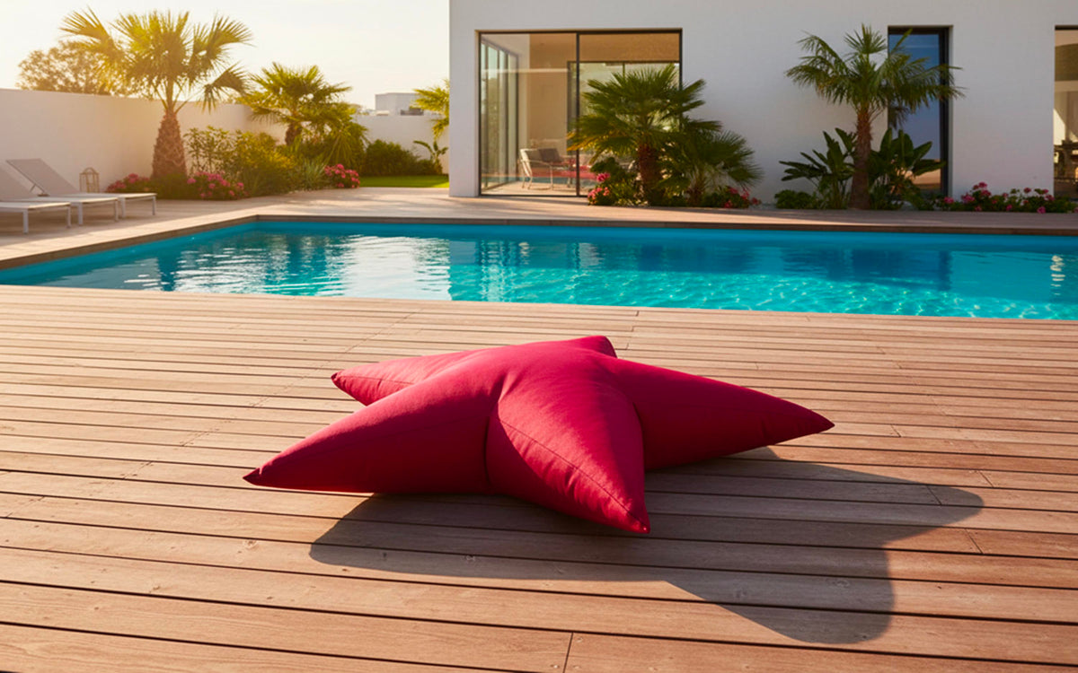 Pouf Piscine, Étoile de Mer Rouge : BiG52 rouge en forme d’étoile sur terrasse près de la piscine, style océan, confort extérieur