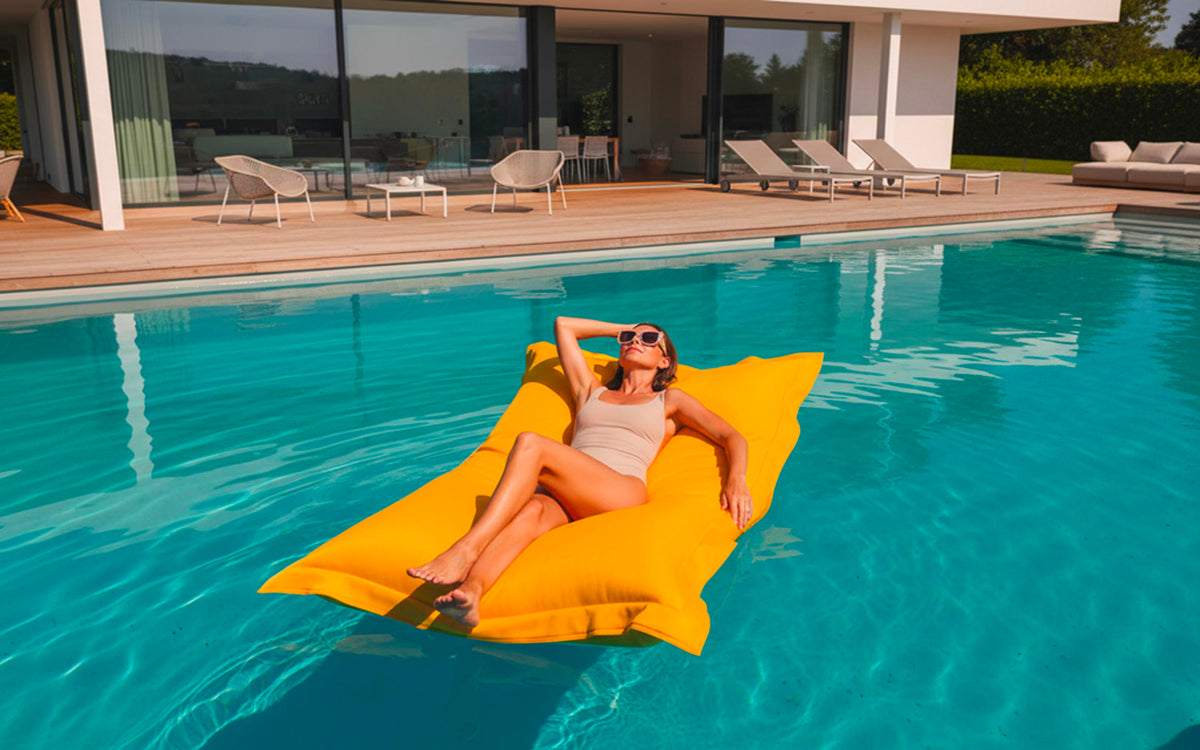 Pouf Piscine Jaune BiG52 POOL XXL déhoussable flottant avec billes de polystyrène, détente au bord de piscine