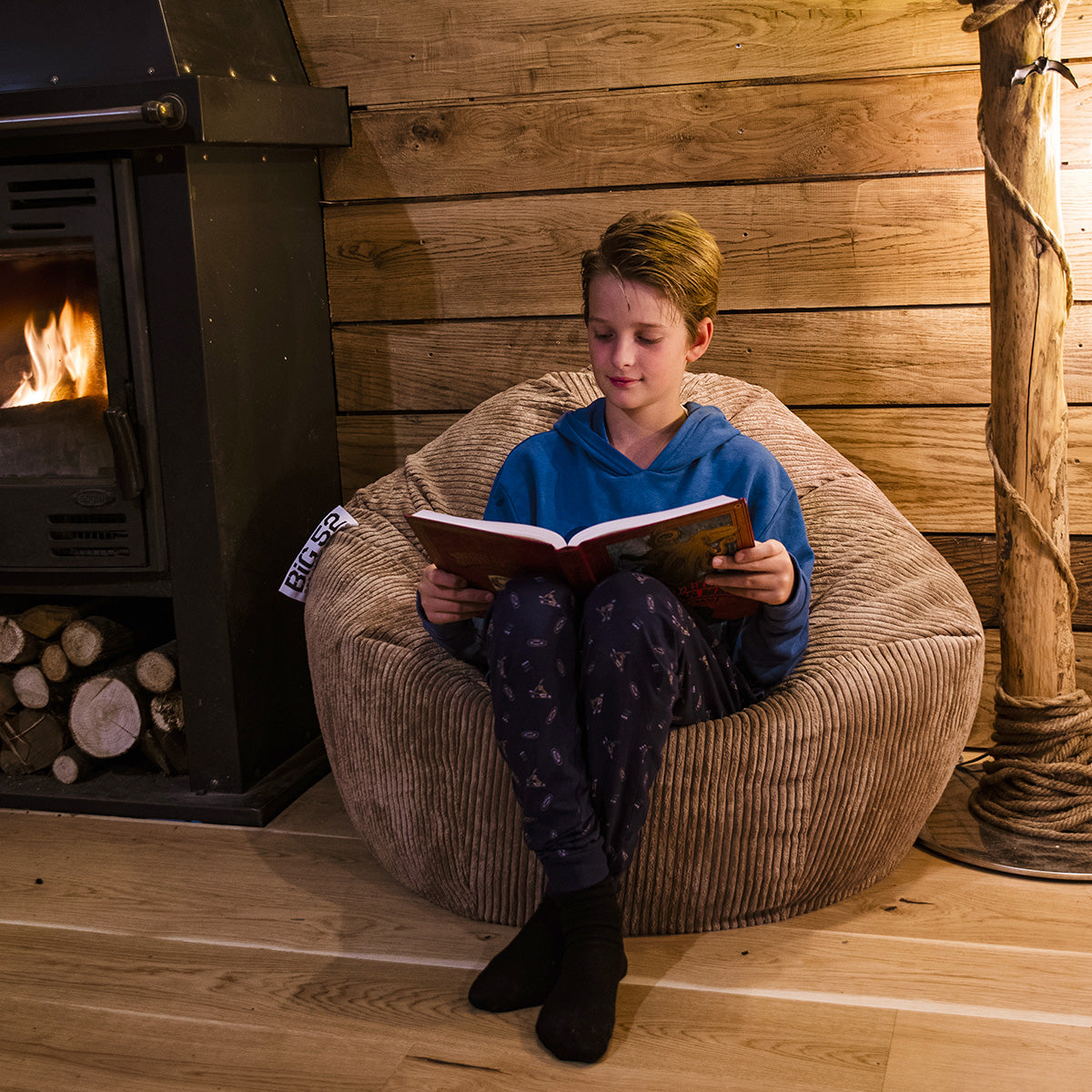 Pouf a pera in velluto coste marrone