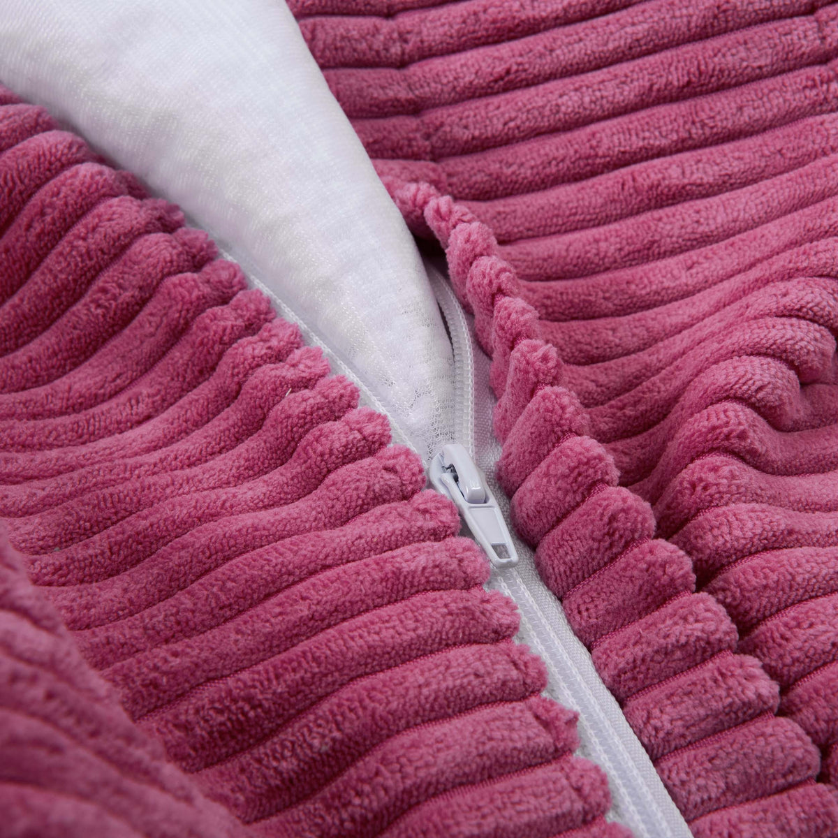 Pouf Poire Velours Côtelé Rose : détail zip et texture velours côtelé rose déhoussable