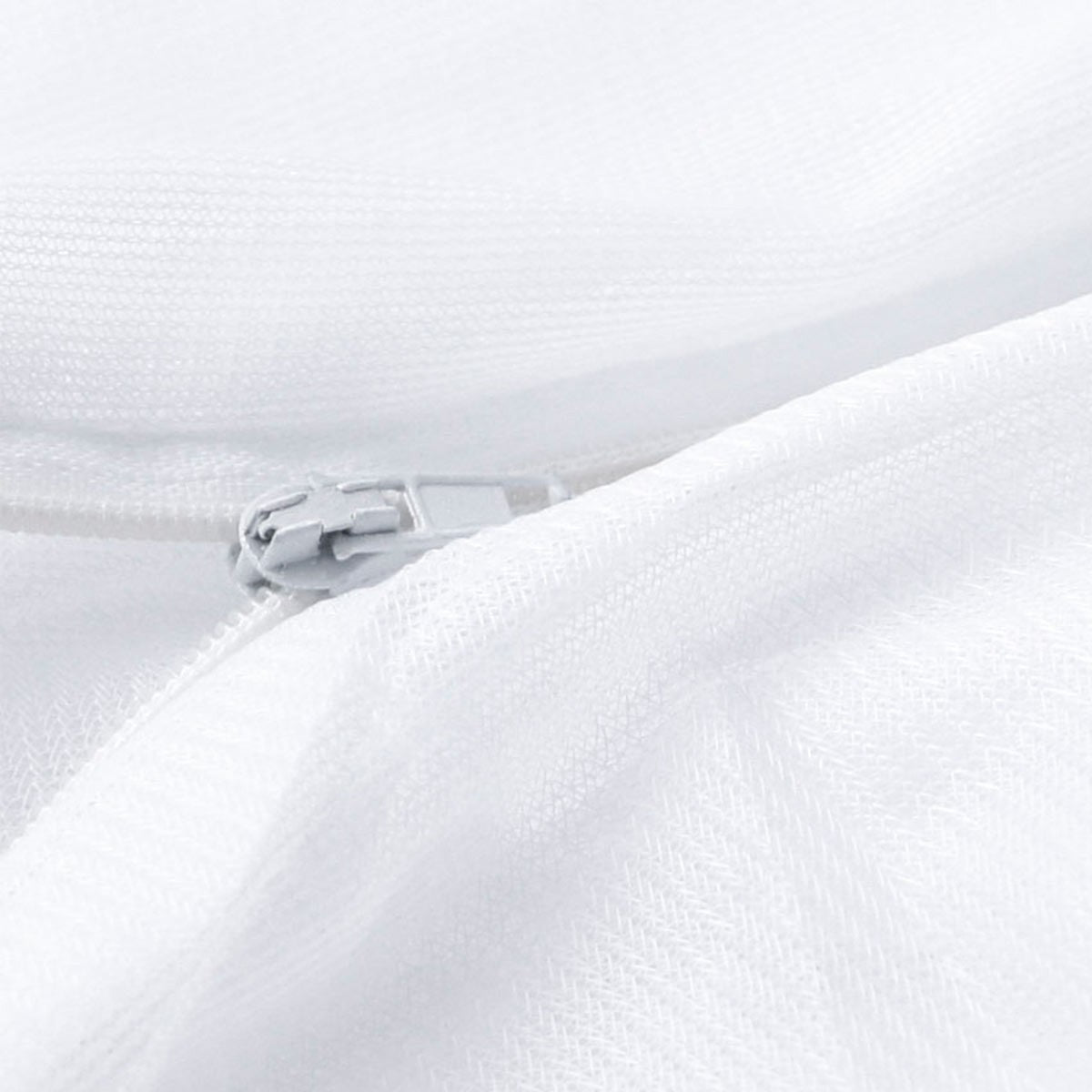 Pouf Simili Cuir Blanc BiG52 détail fermeture zippée en simili cuir blanc