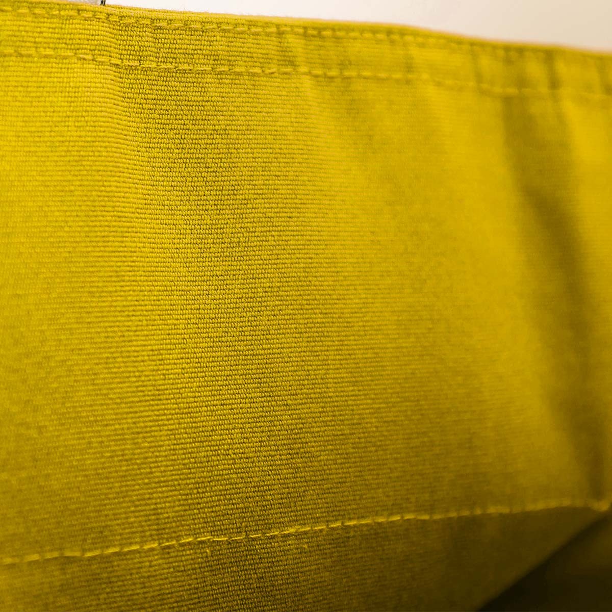 Pouf Voile Bateau Jaune grand coussin jaune texture tissu nautique